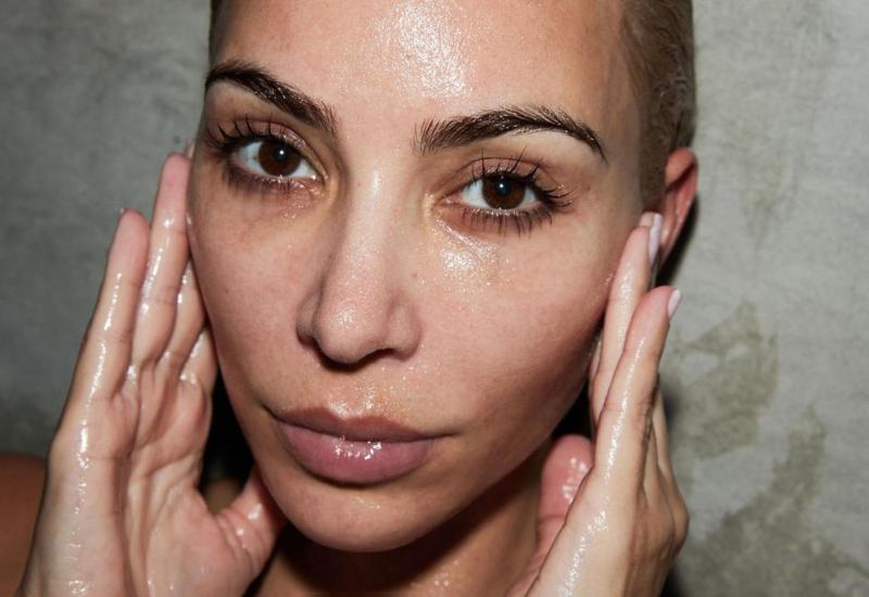 TikTok ima novi trend - shower makeup izgleda jako seksi