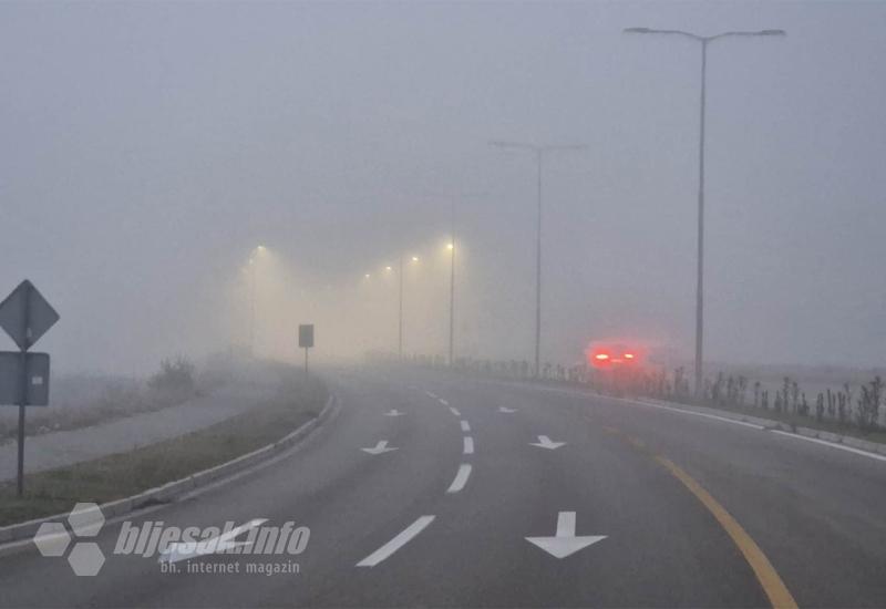 Kolnici mokri i skliski - prometovanje otežava magla