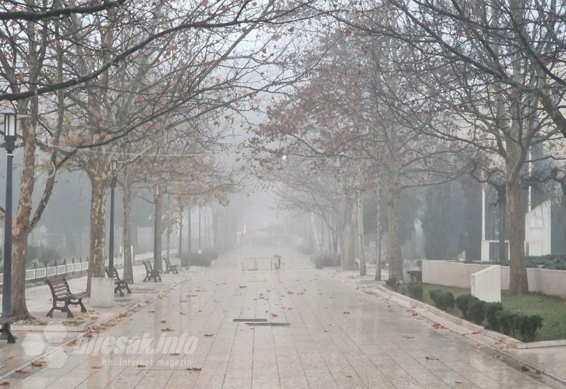 Magla otežava promet; na  dionici Livno – Šujica na cesti konji