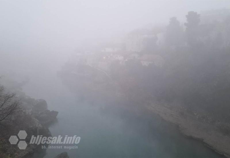 Stari most izgubljen u magli - Meteorolog o mostarskoj magli