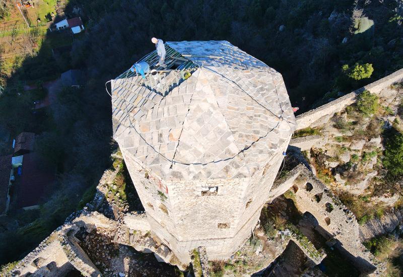 FOTO/VIDEO | Kula u Počitelju dobila krov - nacionalni spomenik spašen u zadnji čas
