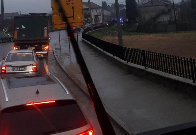 Zbog teške prometne nesreće u Željuši obustavljen promet na M-17 - FOTO | Četiri osobe ozlijeđene u stravičnoj prometnoj nesreći kod Mostara
