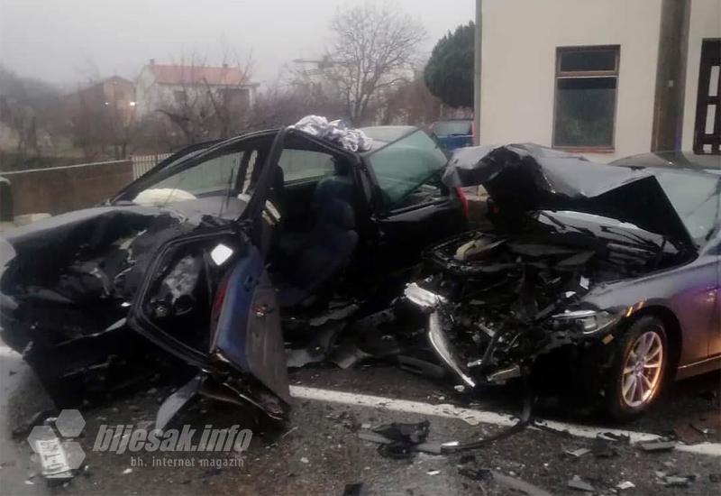 FOTO | Četiri osobe ozlijeđene u stravičnoj prometnoj nesreći kod Mostara