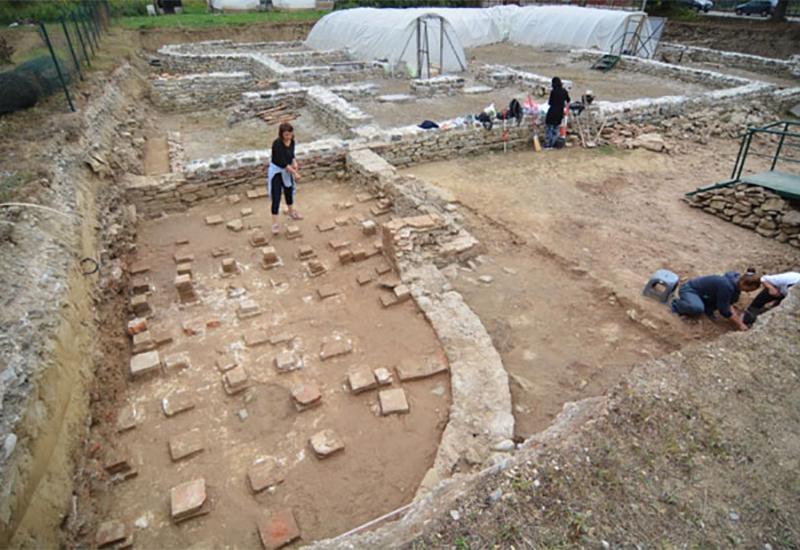 Arheološko nalazište u Skelanima - Samo u BiH: Uzimali stećke i ugrađivali ih u temelje štala i kuća