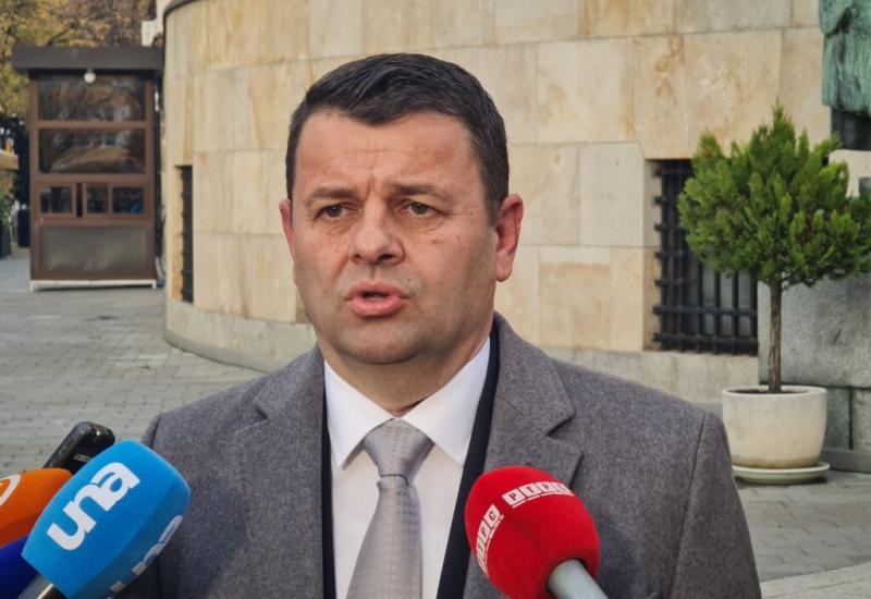 Hurtić u posjeti: Ministar poručio da se okupao prije ulaska u Hrvatsku