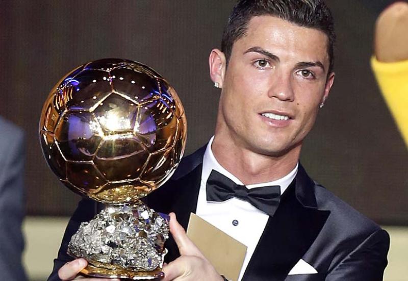 Ronaldo prodao Zlatnu loptu i dobio ogromnu lovu  - Ronaldo prodao Zlatnu loptu i dobio ogromnu lovu 