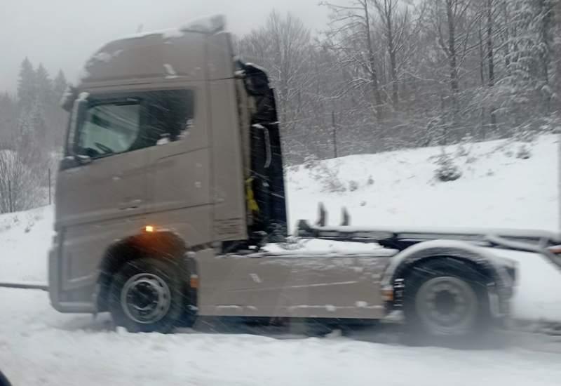 Snijeg napravio kaos na prometnicama  - Hrvatska: Snijeg napravio kaos na prometnicama 