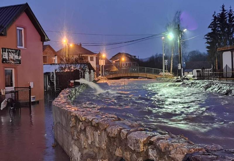 Poplavljeno više od 40 kuća 