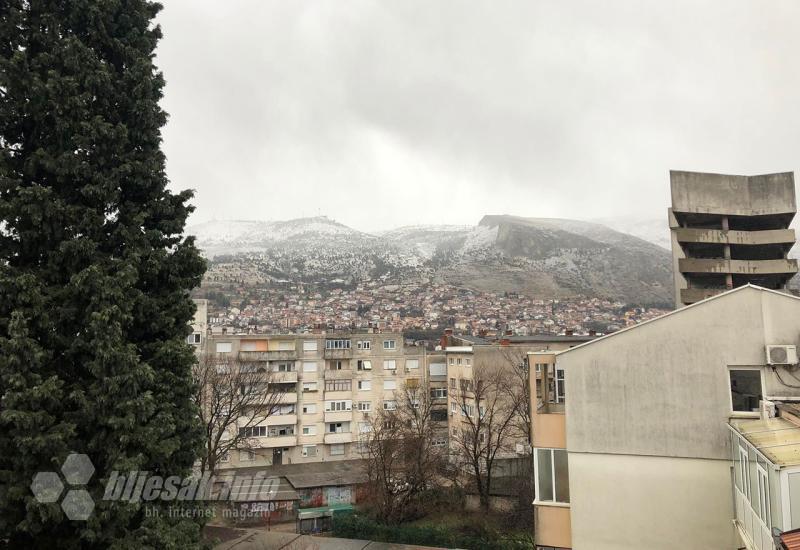Snijeg u Mostaru - Snijeg stigao u veći dio BiH i obustavio promet na više prometnica