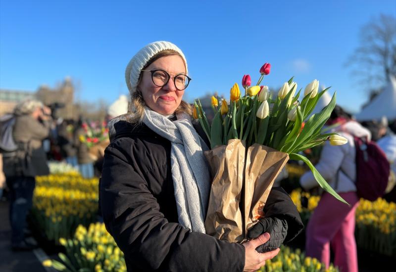 Obilježen Nacionalni dan tulipana - Obilježen Nacionalni dan tulipana, tisuće ljudi besplatno dobilo cvijeće