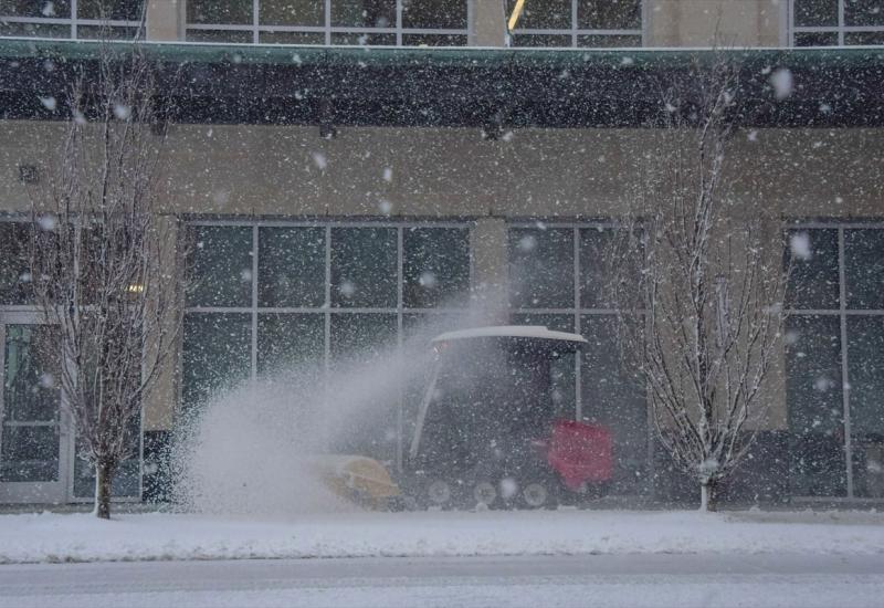 Snježna oluja u SAD-u -   SAD: Snježna oluja na jugoistoku Michigana