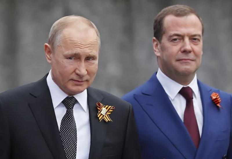 Vladimir Putin i Dmitrij Medvedev - Hoće li kosatom Medvedevu povijesno načelo osigurati vlast nakon Putina?