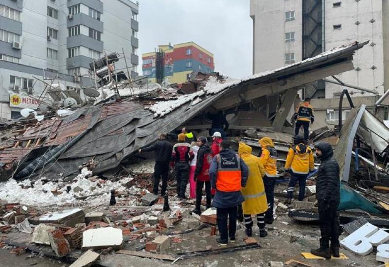 Snažan potres od 6,4 po Richteru ponovo pogodio Hatay u Turskoj