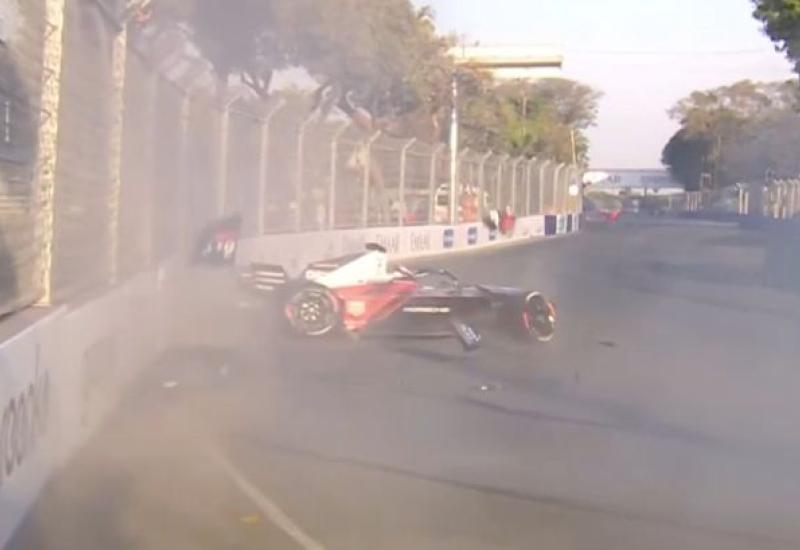 VIDEO I Vodeći vozač Formule E završio u zidu 