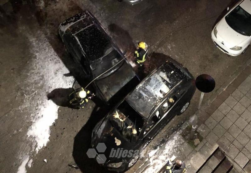 Mostar: Policajcu izgorjelo vozilo