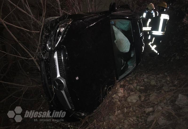 Žovnica: Automobil sletio u provaliju, četiri osobe ozlijeđene