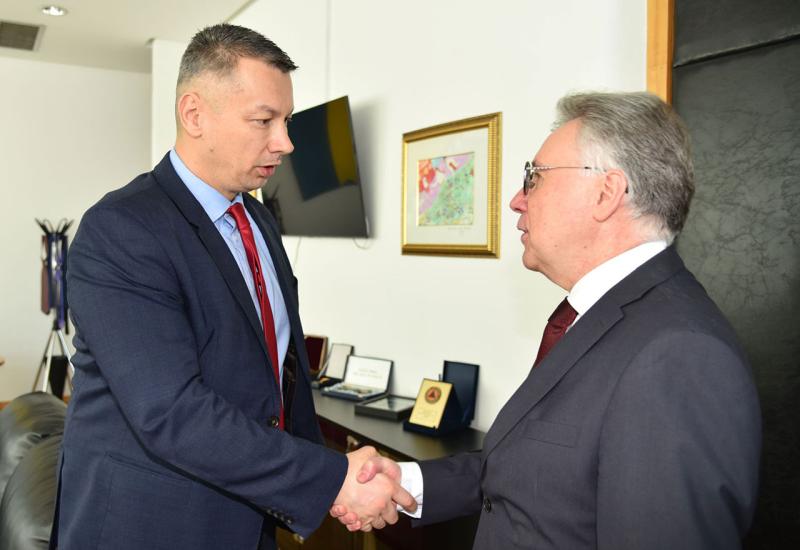 Ministar Nešić sa ruskim veleposlanikom: Nastavak suradnje protiv sigurnosnih prijetnji