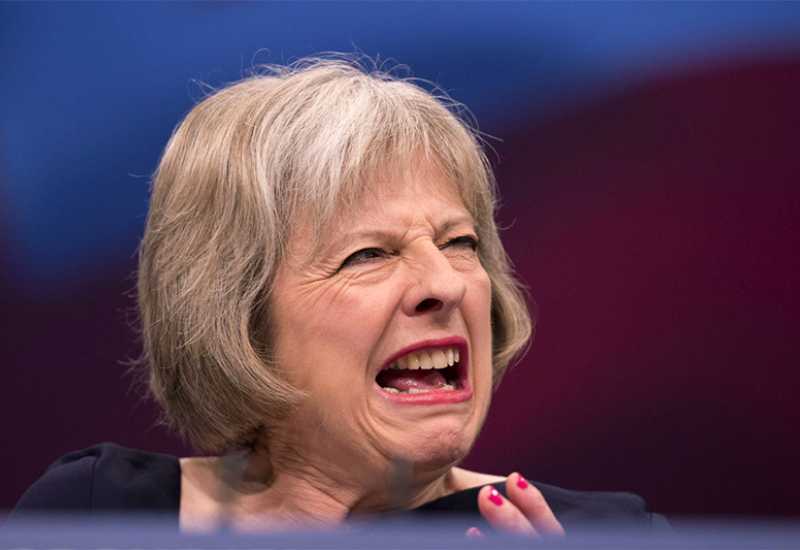  - Britansku vladu mogla bi napustiti četiri ministra?