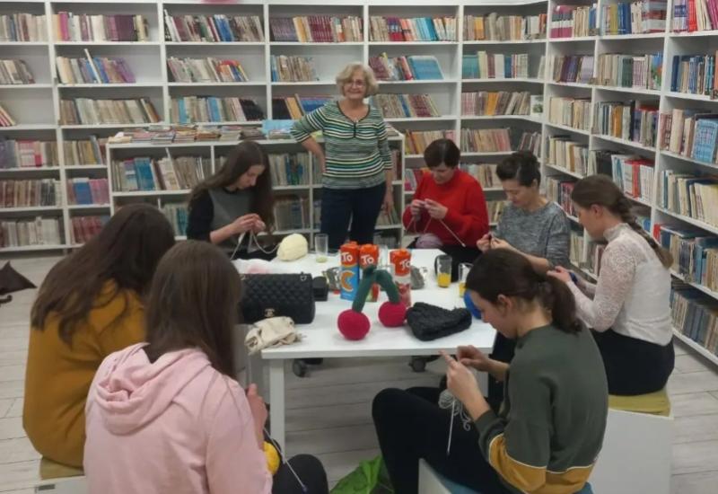 Mostar: Radionice pletenja u Narodnoj knjižnici HNŽ; izvrsna tehnika za opuštanje