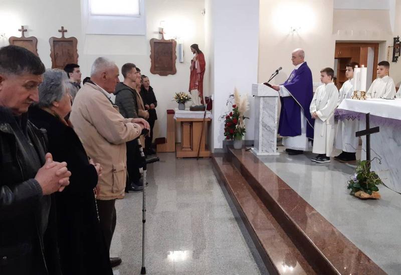 Biskup Petar u Bijelom Polju predslavio sv. Misu - Biskup Petar u Bijelom Polju predslavio sv. Misu i održao predavanje za 42 bračna para 2023.
