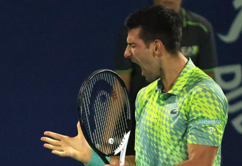 Wimbledon: Đoković nakon tri seta protiv Sinnera do finala