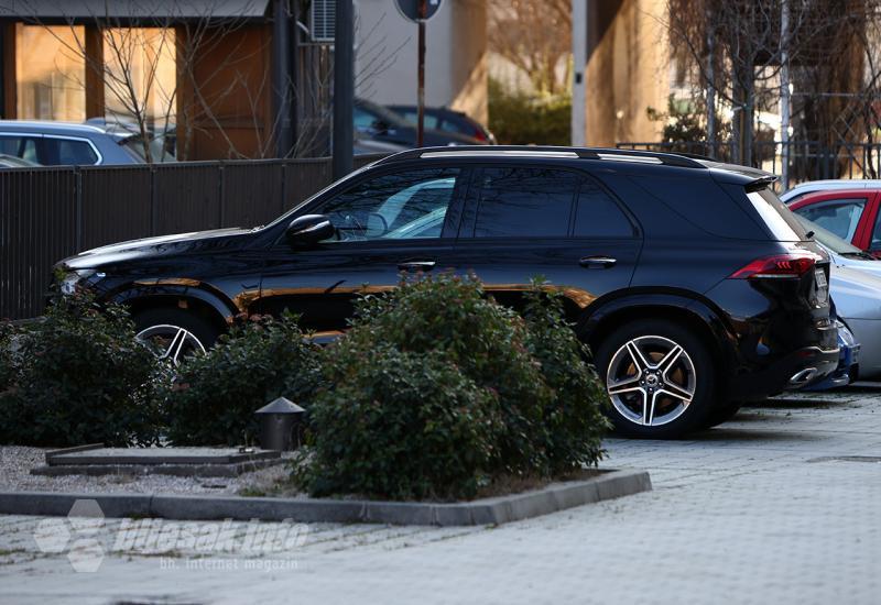 Zaplijenjeni skupocjeni Mercedes-Benz - Mostar: Policija zaplijenila Mercedes, ali nije onaj o kojem se pisalo