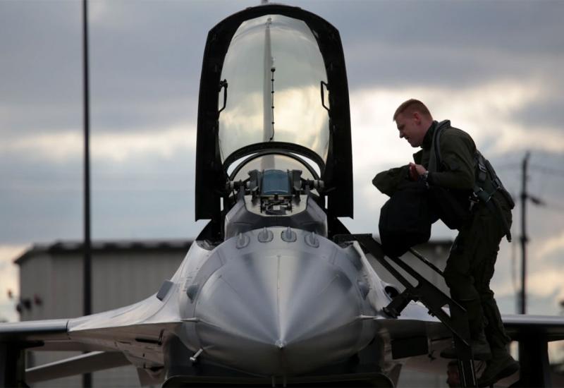 Ukrajina i dalje inzistira da dobije borbene avione F-16