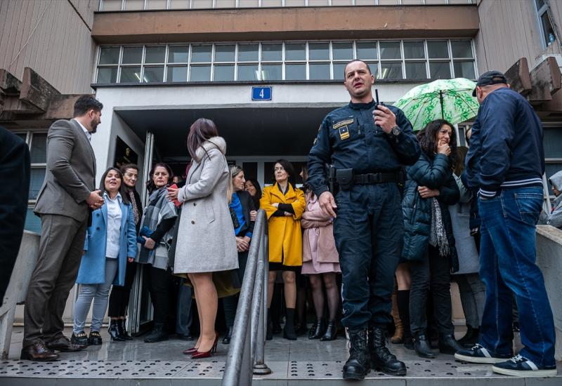 U Podgorici prosvjeduju: Nema sigurnosti u sudovima