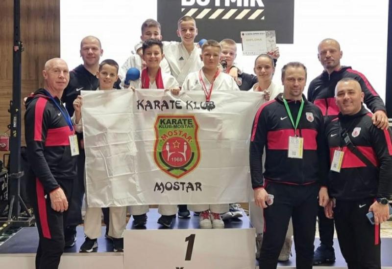 12 medalja za karate klub Mostar