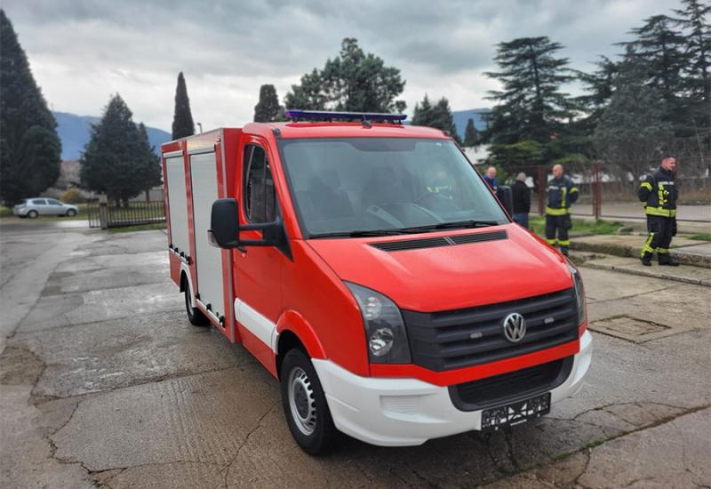 Vatrogasna jedinica Grada Mostara bogatija za jedno vatrogasno vozilo - Mostarski vatrogasci bogatiji za jedno vatrogasno vozilo