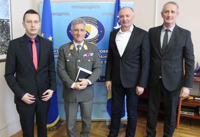  - Helez: Značajna nam je spremnost EUFOR-a da zaštiti sigurnost u BiH