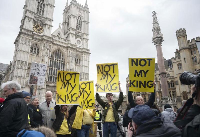 Prosvjedi U Londonu održani prosvjed protiv monarhijemonarhije tresu London - Prosvjedi protiv monarhije tresu London