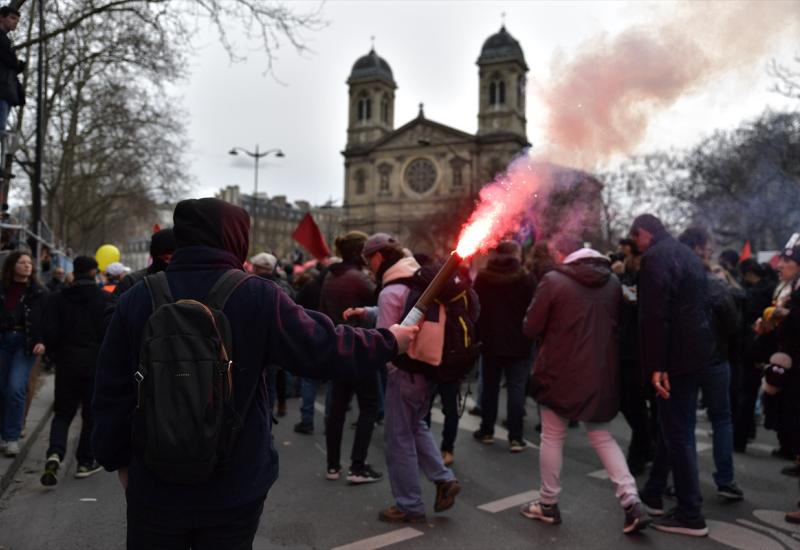 Nova runda prosvjeda u Francuskoj - Nova runda prosvjeda: Sukobi demonstranata i policije u Francuskoj, policija bacala suzavac
