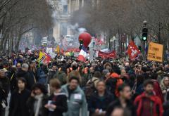 Nova runda prosvjeda: Sukobi demonstranata i policije u Francuskoj, policija bacala suzavac