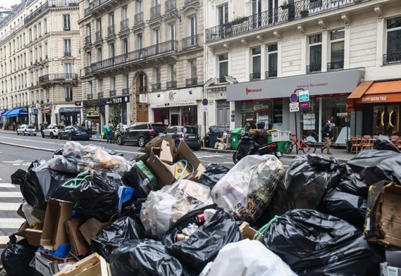 FOTO| Deset tisuća tona smeća na ulicama Pariza 