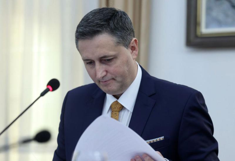Bećirović traži izvanrednu sjednicu Predsjedništva ''zbog eskalacije napada RS-a''