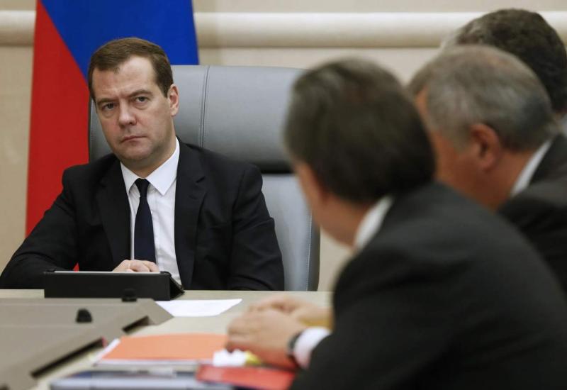 Medvedev: "Odlučili su suditi predsjedniku nuklearne sile"