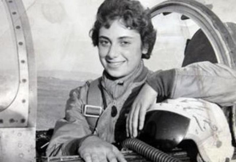Sabiha Gökçen, prvi ženski borbeni pilot na svijetu - Prva borbena pilotkinja, Sabiha Gökçen, bila je bošnjačkog podrijetla 