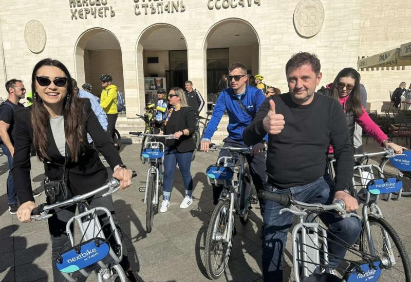 Kordić s biciklistima u Mostaru - Ćirinom trasom od Mostara do Počitelja: Biciklisti na drumu