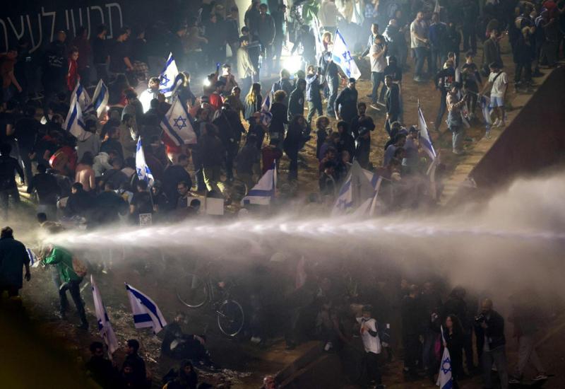Kaos u Izraelu: Građani palili  autoceste, blokirali ključnu infrastrukturu, zauzeli aerodrom