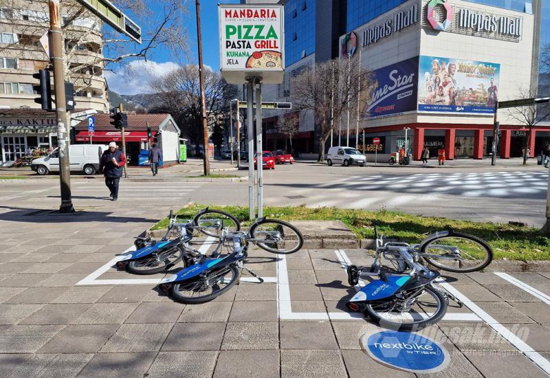 Grad je pomno odabrao lokacije za bicikla - Lijepa mostarska bura: Nextbikeova bicikla nisu izdržala buru