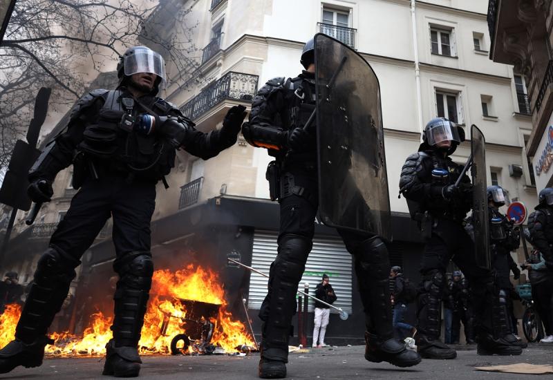 Nastavljeni prosvjedi u Francuskoj - Nastavljeni prosvjedi u Francuskoj: Prosvjednici palili izloge i smeće; sukobili se s policijom