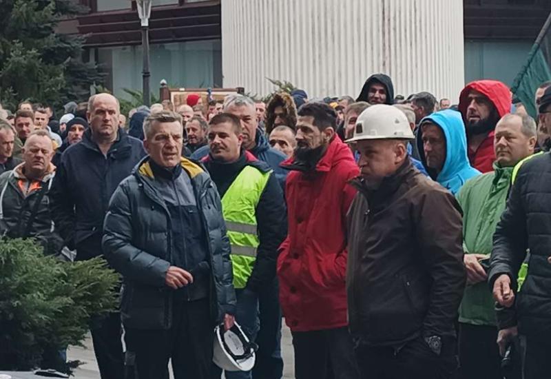Zenički rudari u štrajku - Zenički rudari ni danas neće sići u jame