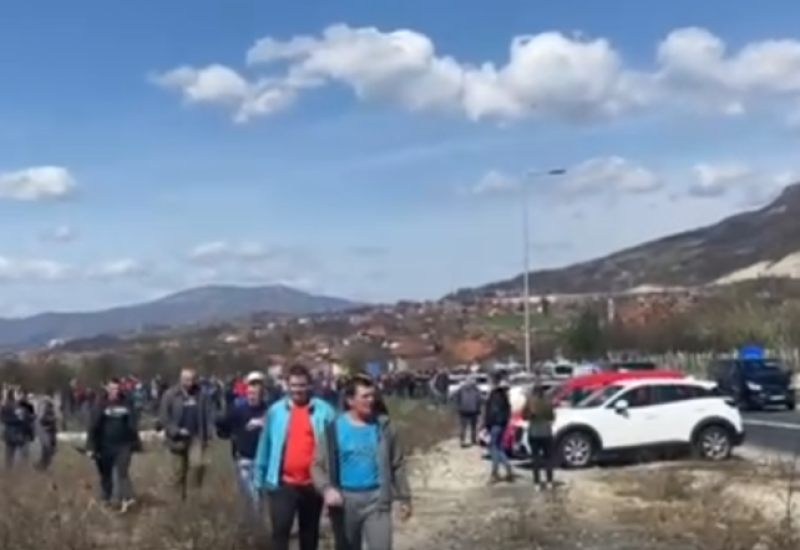 Blokirali autocestu - Rudari probili policijski kordon, jedan rudar ozlijeđen