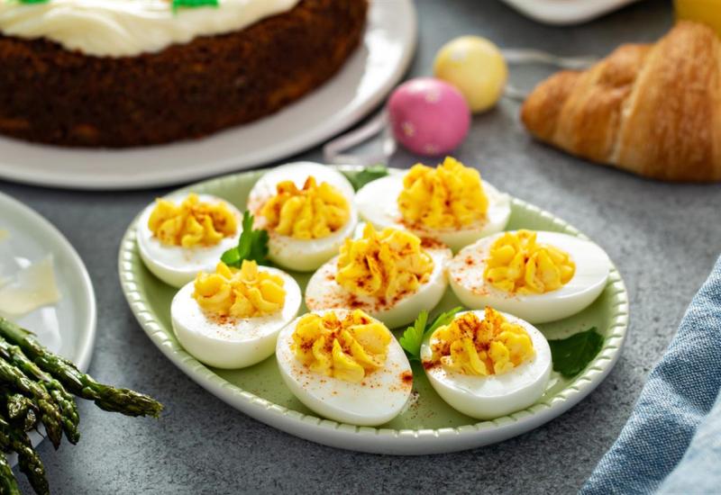 Punjena jaja s hrenom  - Dva brza i fina recepta za Uskrs