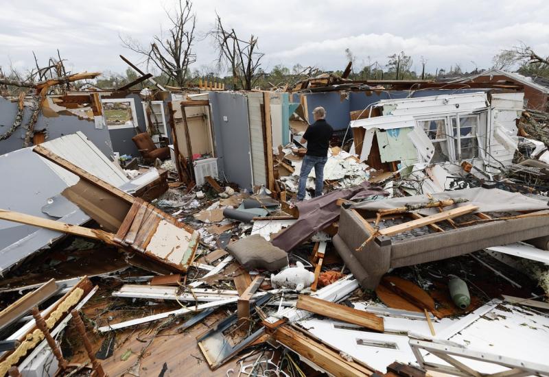 Posljedice tornada u Americi - SAD: Broj mrtvih raste dok ekstremne oluje pustoše nekoliko država