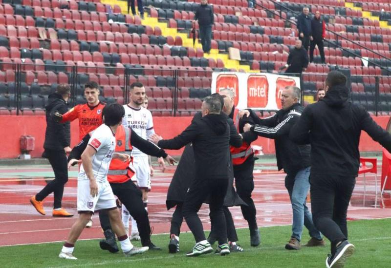 Podnesene prekršajne prijave protiv tri osobe nakon utakmice Slobode i Sarajeva