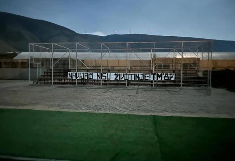 Transparent na stadionu FK Velež - Manijaci ostavili poruku na Veležovom stadionu: 