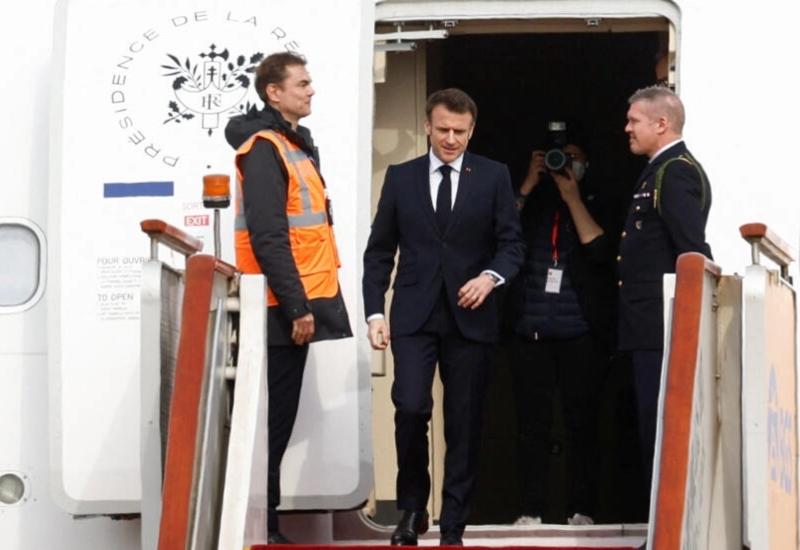 Macron i Von der Leyen stigli u Kinu  - Von der Leyen i Macron stigli u Kinu 