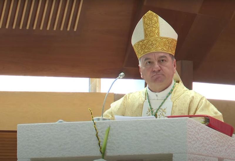 Biskup Petar Palić - Biskup Petar Palić slavio uskrsnu misu u mostarskoj prvostolnici